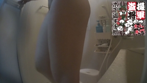 【DL限定】素人投稿◎シャワーを浴びる嫁（無駄毛処理も）を盗撮